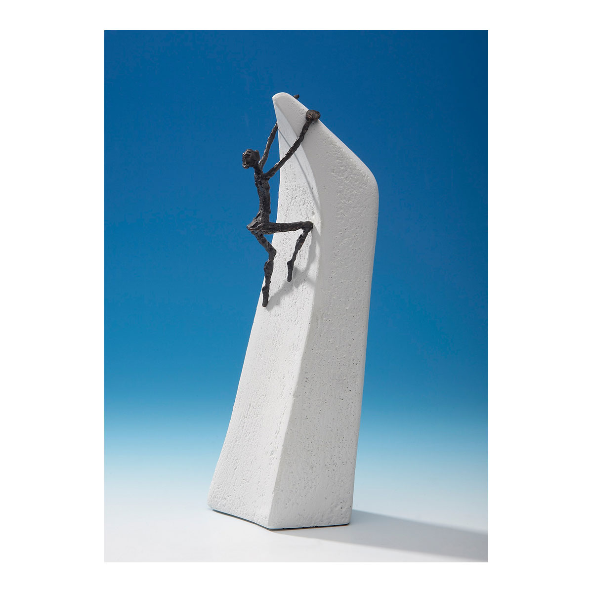  Bronzefigur auf Sockel "Alles ist möglich"